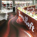 【インスタ映えバレンタイン♡】銀座ロフトに全長30mの回転スイーツ『SWEETY LOFT』が登場!