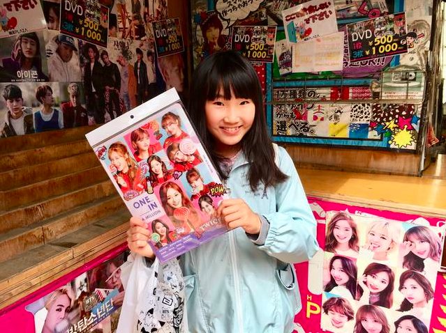 新大久保で韓国コスメ 韓流アイドルグッズ 韓国お菓子を買うなら韓流plaza 韓流プラザ に行こう シュウシュウ