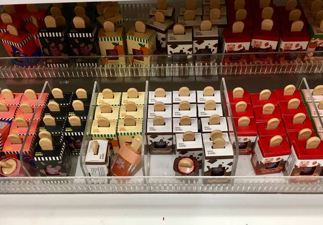 新大久保で韓国コスメ 韓流アイドルグッズ 韓国お菓子を買うなら韓流plaza 韓流プラザ に行こう ガールズキャラクターマガジン Shuu Shuu Girl