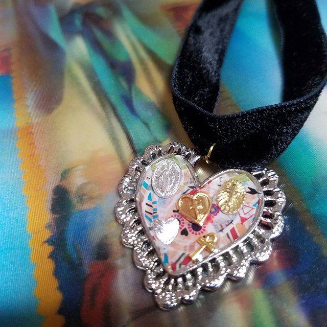 コスパも最強 100均材料でつくるdiyレジンアクセサリーとみんなの作品 シュウシュウ