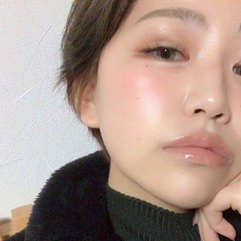 ほんのりと色めく綺麗に艶めく だれにでもできちゃうツヤメイクとおススメコスメ シュウシュウ