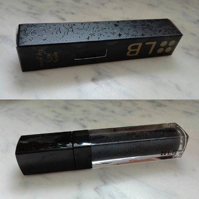 黒グロス で手持ちのルージュ を違うルージュに大変身 おススメな黒グロスをご紹介 Page 2 シュウシュウ