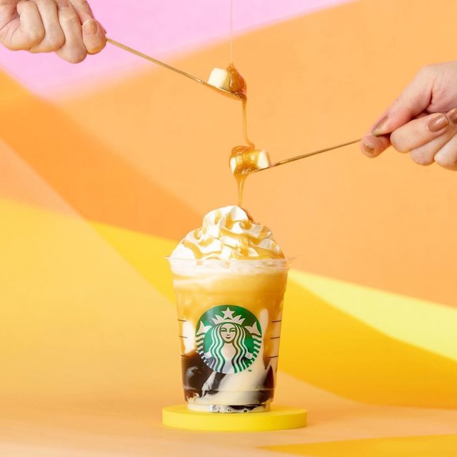 スターバックス公式 on Instagram: “🧈☕️🧡﻿コク深いバタースコッチとビターなコーヒージェリーが織りなす『#バタースコッチコーヒージェリーフラペチーノ』が新登場✨ ﻿リッチな味わいがとろける瞬間を楽しんでみませんか😋﻿﻿#新作フラペチーノ﻿#スターバックス﻿” (99859)