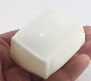 サイズ:4×4.5cm重量:80gお皿の上に置...