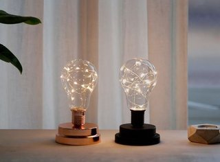 LEDインテリアライト。電球の形が可愛いです◎