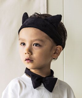 ●手軽に仮装ができる、猫耳カチュームと蝶ネクタイのセッ...