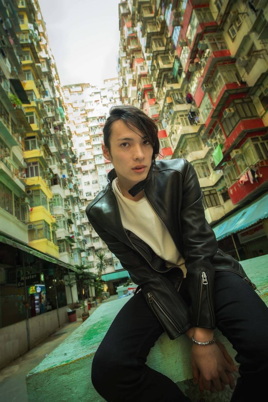 『薄ミュ』にて人気沸騰! 2.5次元の眼鏡王子『輝馬』さんの1st DVD &写真集発売決定!