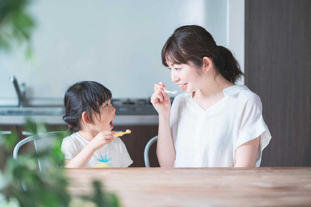 「子供のむし歯（虫歯）を予防したい」ならフッ素入り歯磨きがおすすめ。働きや効果的な使い方を紹介