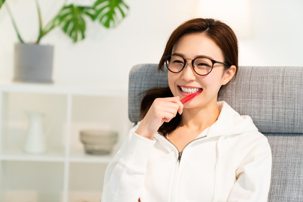 これって老化のサイン？「オーラルフレイル」と、今から始めたい予防策もご紹介【歯科医師監修】