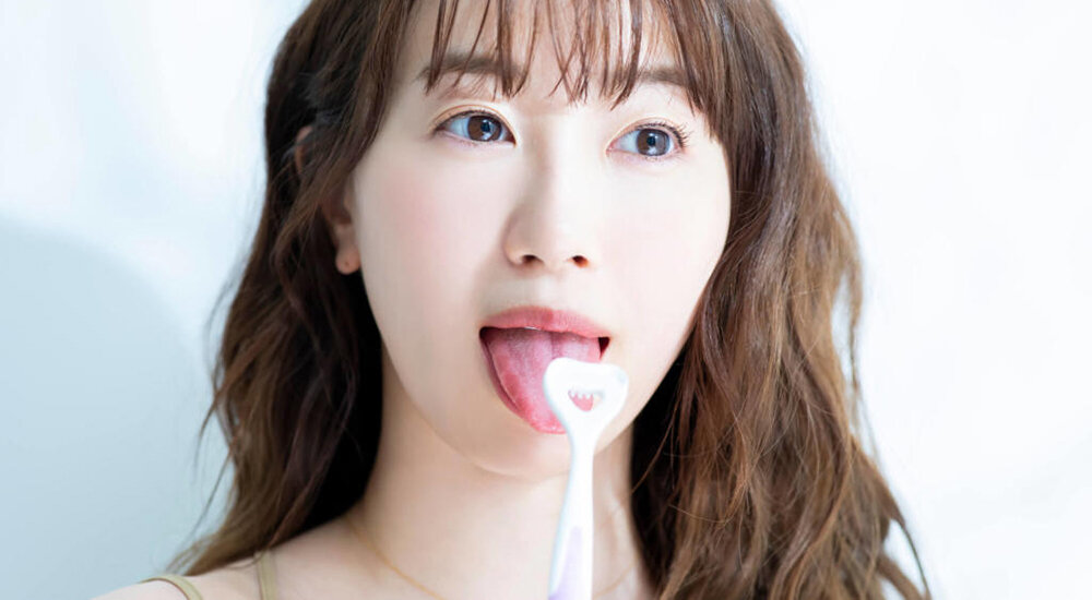 舌磨きの効果　しないほうがいい？メリット・デメリットを紹介【歯科医師監修】