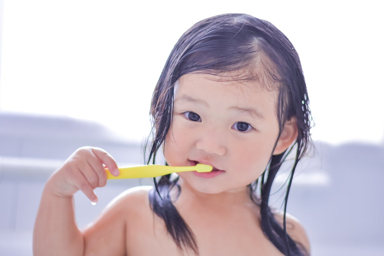 乳歯のむし歯はすぐ治療すべき!　放置で痛み・永久歯への影響も【歯科医師監修】