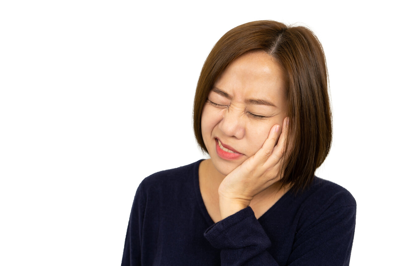 食いしばりはストレスが原因。知っておきたい影響と改善法を解説