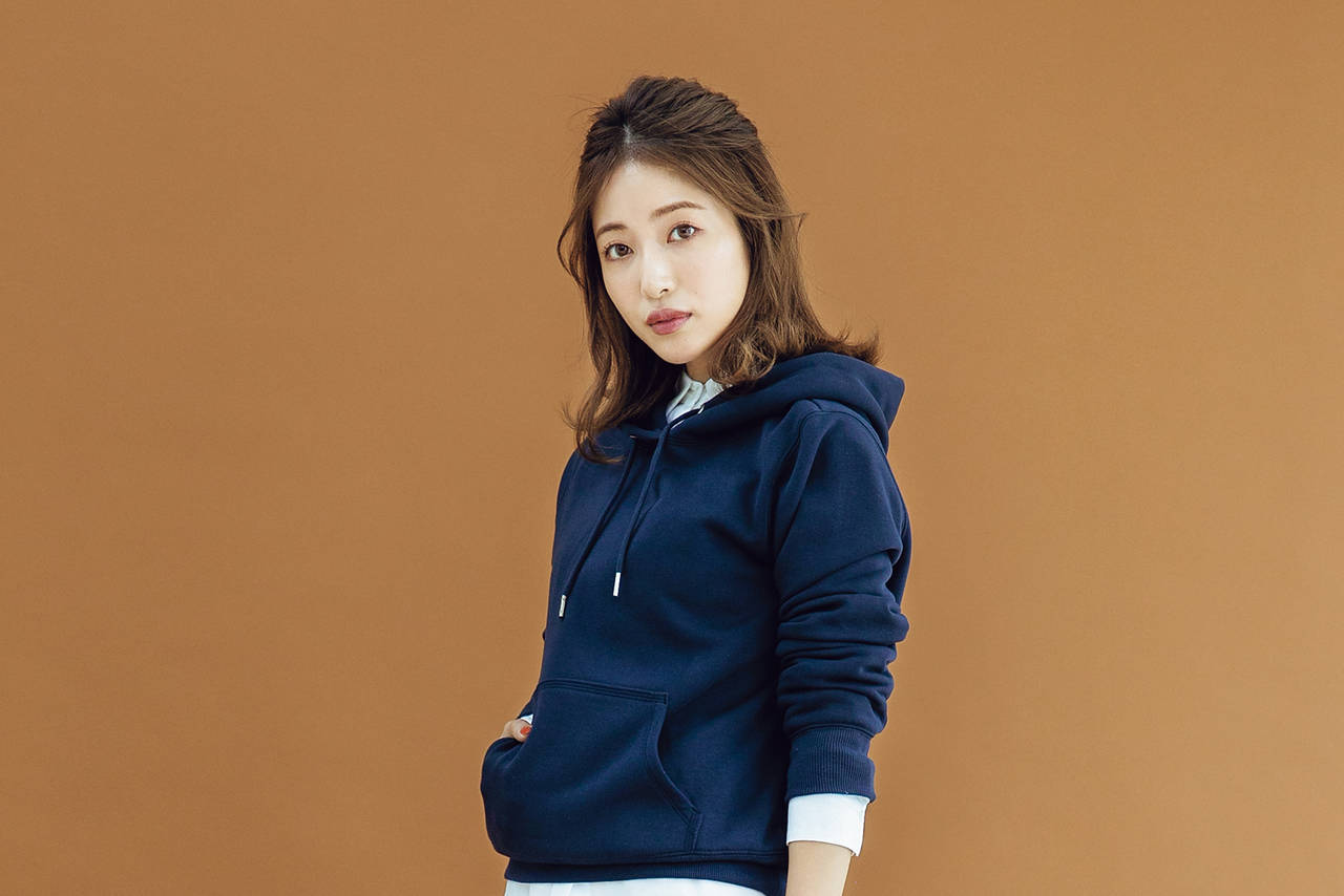 秋のヘアアレンジルール スウェット もこもこでカジュアルでも大人に 恋に効くヘアアレンジ With Online 講談社公式 恋も仕事もわたしらしく