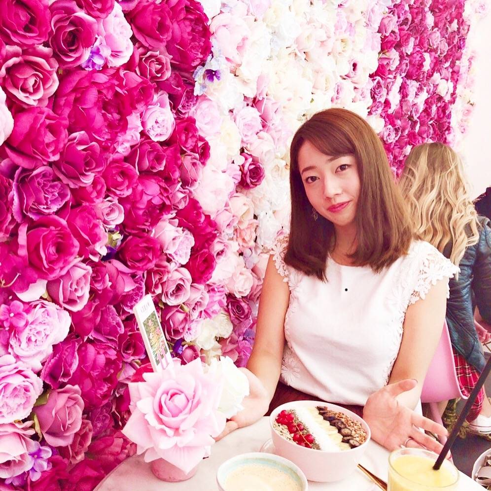 可愛すぎる壁一面お花のカフェ With Lab ライフスタイル With Online 講談社公式 恋も仕事もわたしらしく