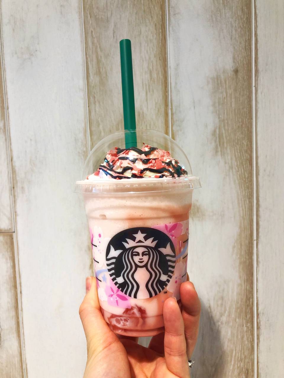 スタバの桜フラペチーノ 可愛いけどお味は With Lab ライフスタイル With Online 講談社公式 恋も仕事もわたしらしく