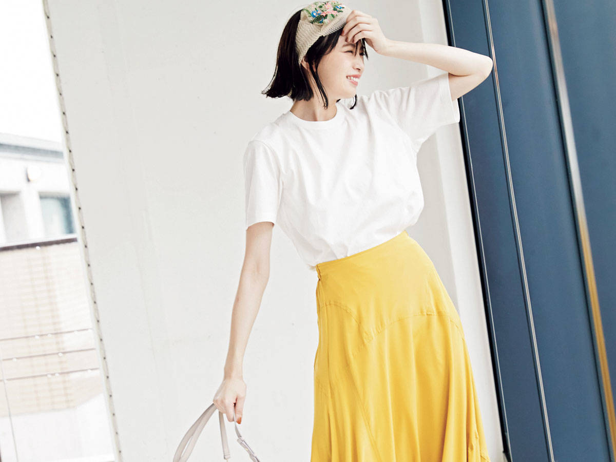 to be chic スカート　イエロー　38サイズ Peサテンシフォンハナプリントラップスカート（ひざ丈スカート