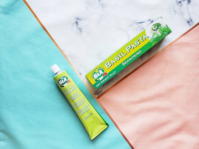 カルディ チューブタイプの バジルペースト が便利 イタリアンなアレンジレシピもご紹介 With Online 講談社公式 恋も仕事もわたしらしく