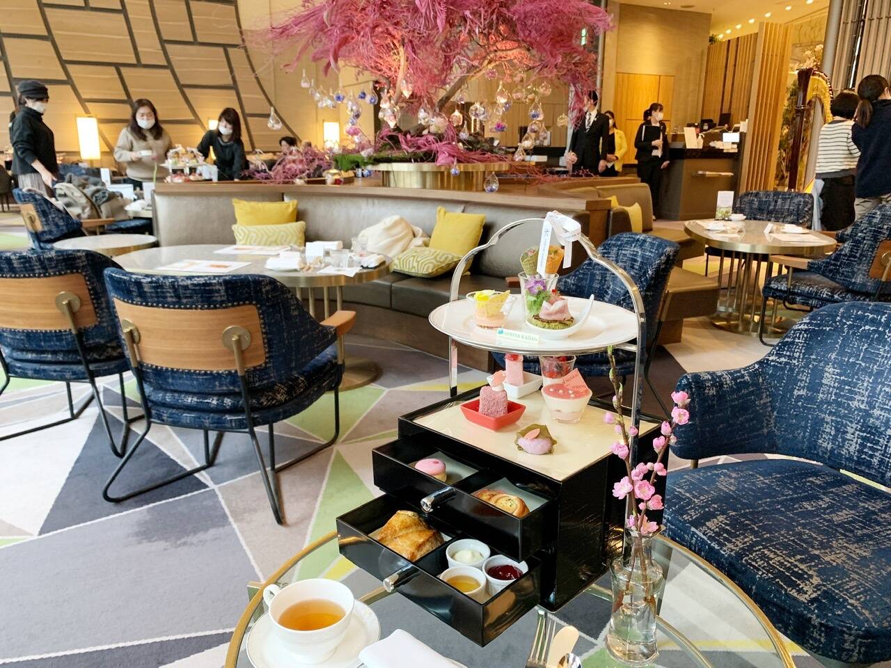 日比谷花壇 スイスホテル南海大阪 インドア花見が楽しめるアフタヌーンティー With Lab ライフスタイル With Online 講談社公式 恋も仕事もわたしらしく