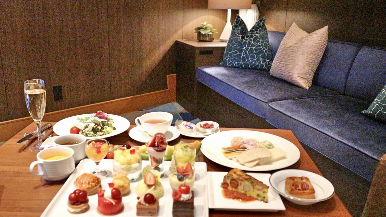 横浜 女子力アップ キラキラスイーツスーパーフードメニューがある Sweets Parade メロン チェリー 横浜ベイシェラトン ホテル タワーズ With Lab ライフスタイル With Online 講談社公式 恋も仕事もわたしらしく