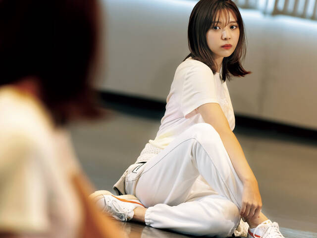 小林由依 欅坂46の楽曲との出会いは 新鮮な驚きがあった その真意とは With Class 講談社公式 共働きを ラクに豊かに