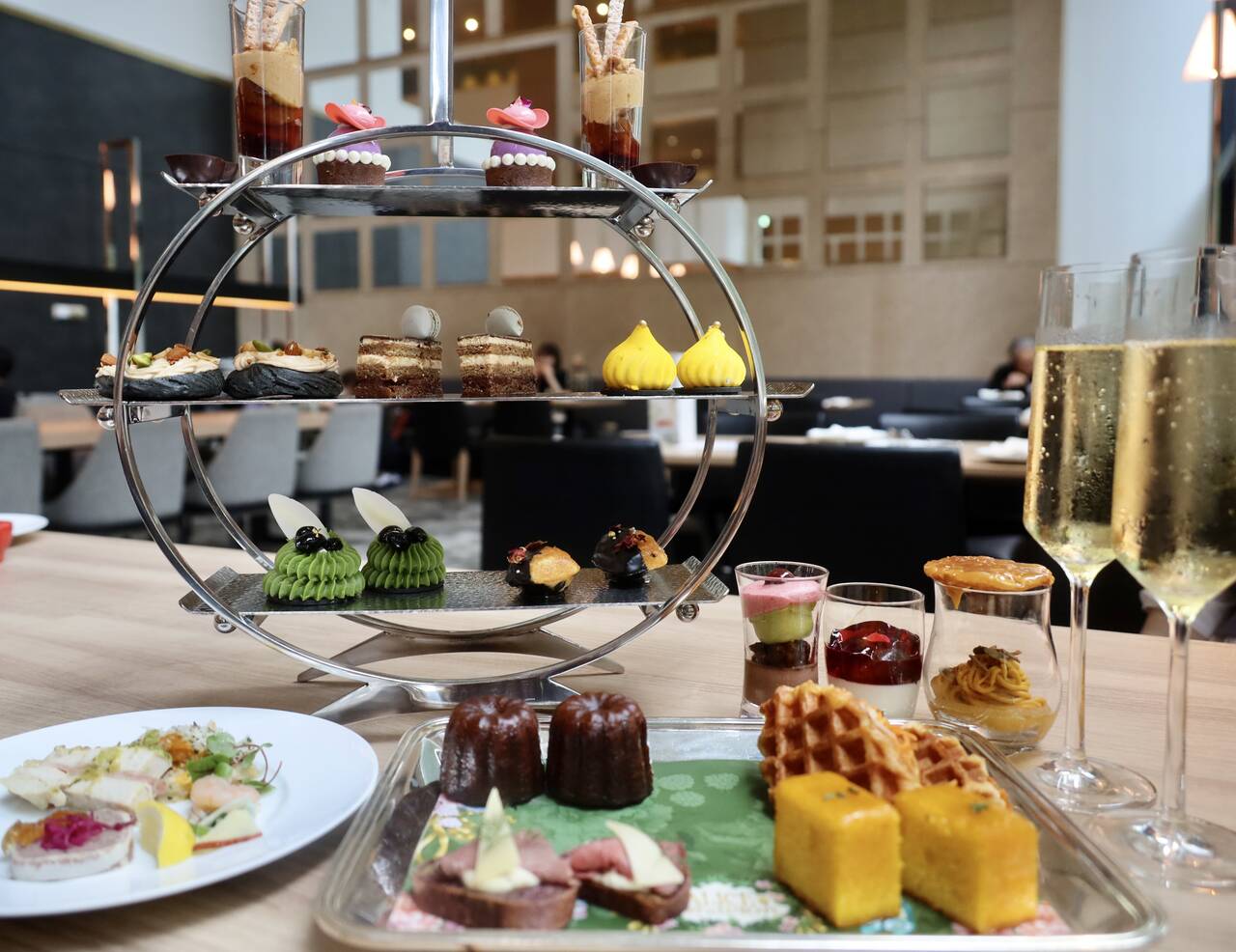 名古屋 不思議の国のアリスとマリーアントワネットが出会う ヒルトン名古屋のアフタヌーンティー ビュッフェ With Lab ライフスタイル With Online 講談社公式 恋も仕事もわたしらしく