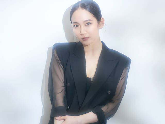 吉岡里帆 With Online 講談社公式 恋も仕事もわたしらしく