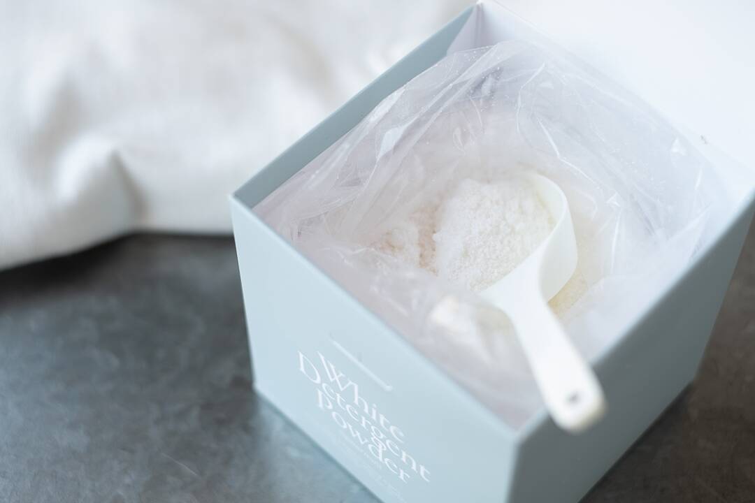 泥で汚れた白いズボン 教えてください‼️ - 白の綿パンツが、雪道を歩いた際に泥汚れが