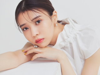 ✨即購入⭕️‼️✨公式サイト掲載✨小林由依100%確実本物‼️直筆サイン‼️✨笑顔‼️✨ 小林由依(櫻坂46)｜2nd写真集「意外性」10月4日発売｜【タワレコ