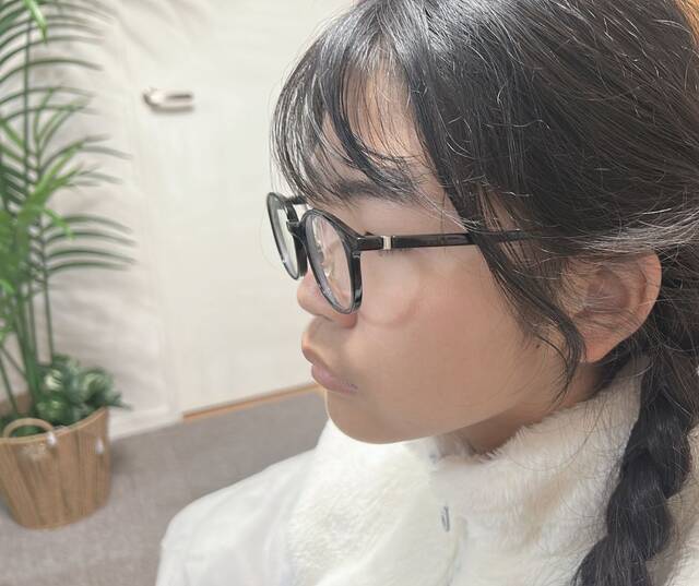 ルネ　大人百花掲載　フラワーシェルピアス　佐々木希 2ページ目】佐々木希がナビゲート♡この春ゲットしたいクリアアクセと