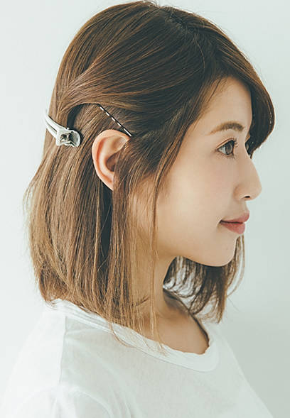 バクハツ頭を時短で可愛く 湿気対策ヘアアレンジ 最新 耐湿アイテム 恋に効くヘアアレンジ With Online 講談社公式 恋も仕事もわたしらしく