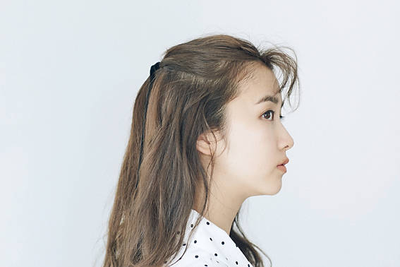 この夏注目 簡単おしゃ見え ロングさんの為の甘辛巻き3stepヘアアレンジ3選 恋に効くヘアアレンジ With Online 講談社公式 恋も仕事もわたしらしく この夏注目 簡単おしゃ見え ロングさんの為の甘辛巻き3stepヘアアレンジ3選 恋に効くヘアアレンジ With Online 講談社公式 恋も仕事もわたしらしく