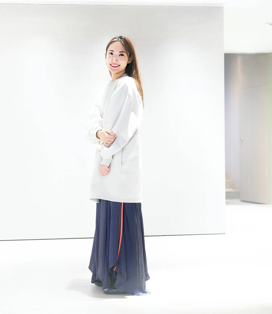 神崎 恵 翁 安芸 鈴木詩織 私が 好きで似合う服 を見つけた瞬間 With Online 講談社公式 恋も仕事もわたしらしく