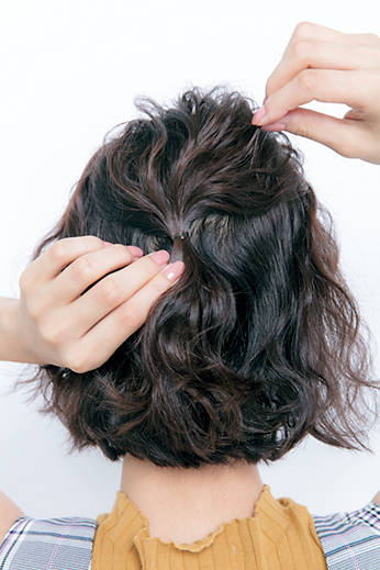 オフィス向け簡単ヘアアレンジのやり方12選 ボブもロングもこれで解決 恋に効くヘアアレンジ With Online 講談社公式 恋も仕事もわたしらしく