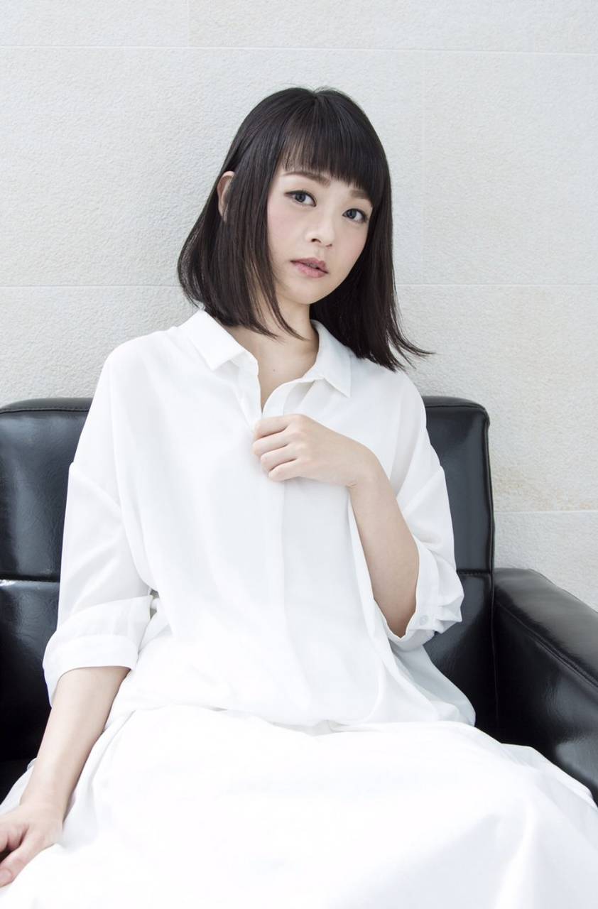 切りっぱなしボブとは セルフでアレンジ 前髪あり 前髪なしなど 恋に効くヘアアレンジ With Online 講談社公式 恋も仕事もわたしらしく