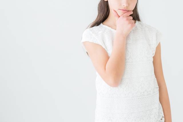 足が臭い 靴や靴下 パンプスを脱いだときに気になる足の臭い 女性向けに原因や対策を探ります With Online 講談社公式 恋も仕事もわたしらしく
