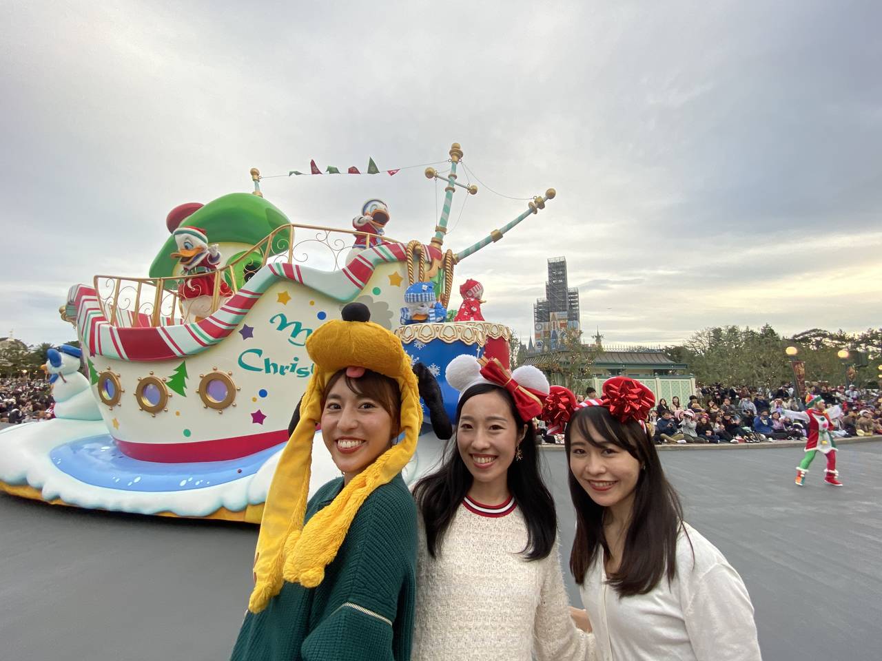 ディズニー クリスマス キラキラ光り輝く東京ディズニーリゾートのクリスマスは今年も見逃せない With Online 講談社公式 恋も仕事もわたしらしく