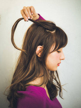 簡単ヘアアレンジ10選 ロング ボブ ミディアムの方向け 簡単なのにこなれて見えるアレンジ術 恋に効くヘアアレンジ With Online 講談社公式 恋も仕事もわたしらしく