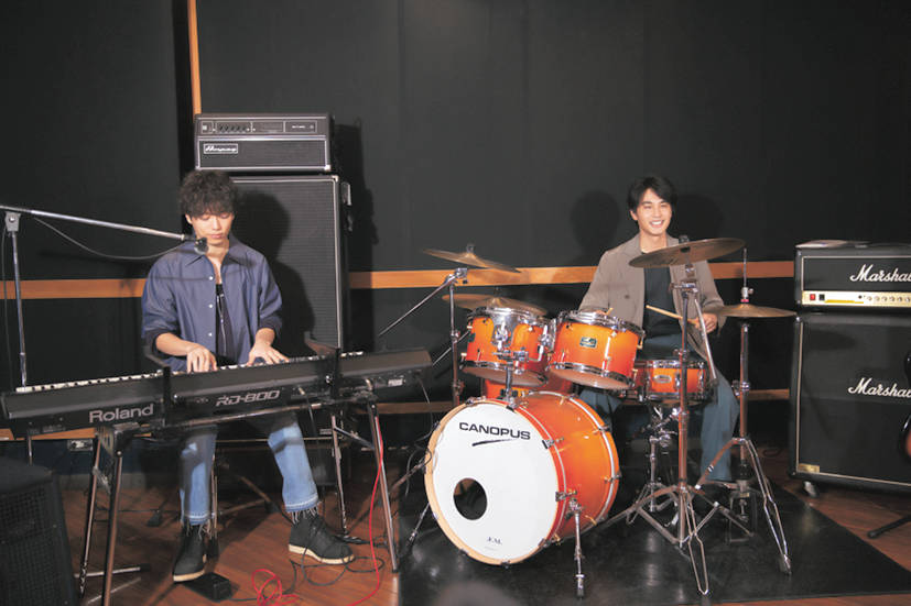 山崎育三郎 中村蒼 前編 俺はもしかしたら山崎育三郎を演じているのかも 笑 連載 はなうたまじり 山崎育三郎 はなうたまじり With Online 講談社公式 恋も仕事もわたしらしく