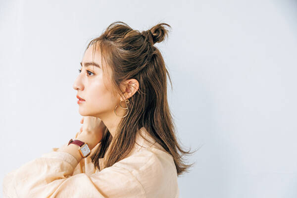 在宅ワークのテレカンヘア 部内mtg編 おくれ毛バングでほどよくリラックス感 テレワーク時代のヘアメイク論 コスメ最新トレンド情報のまとめ