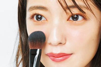 ---【4. チークもまーるく下めに】