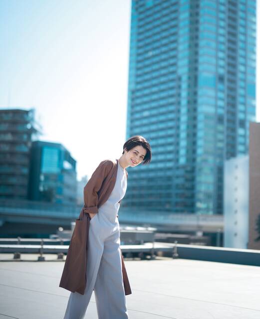 ホラン千秋 芸能界では個性がないタイプだと思っていた 求められること を追究し続けた彼女が語る 自分らしさ とは 共働きwith 講談社公式 仕事も家庭もわたしらしく