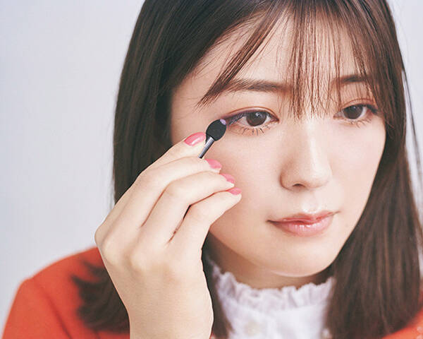 ---【3.目尻にパープルをのせ、春らしく華やかに】