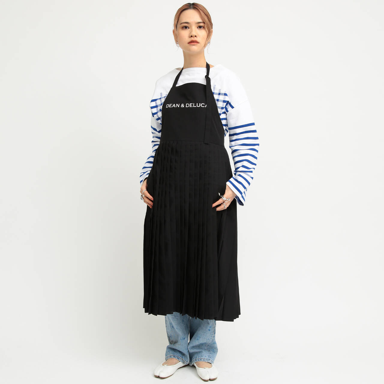【本日限定値下げ】DEAN & DELUCA×BEAMS ギャザーエプロンドレス DEAN＆DELUCA×BEAMS COUTURE ギャザーのエプロンドレス ブラック
