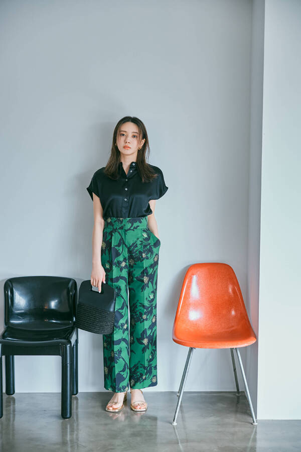 ドラマティックな柄パンツはとことんシックに魅せて 毎日コーデ With Online 講談社公式 恋も仕事もわたしらしく ドラマティックな柄パンツはとことんシックに魅せて 毎日コーデ With Online 講談社公式 恋も仕事もわたしらしく