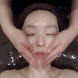 施術後の効果が歴然!大人の隠れ家サロンの【筋膜デトックスフェイシャル】が凄すぎる! | withonline - 講談社公式 -