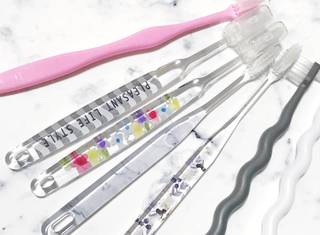 女性歯科医がオススメする100均歯ブラシは、こんなに可愛くて機能的! - with online - 講談社公式 - | 恋も仕事もわたしらしく