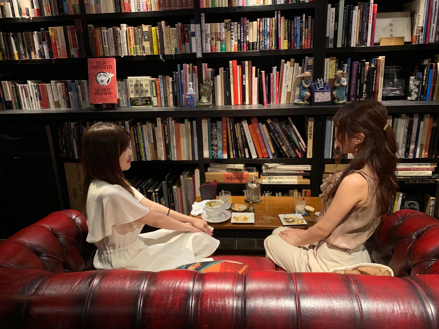 地下図書館カフェbar十誡 With Lab ライフスタイル With Online 講談社公式 恋も仕事もわたしらしく