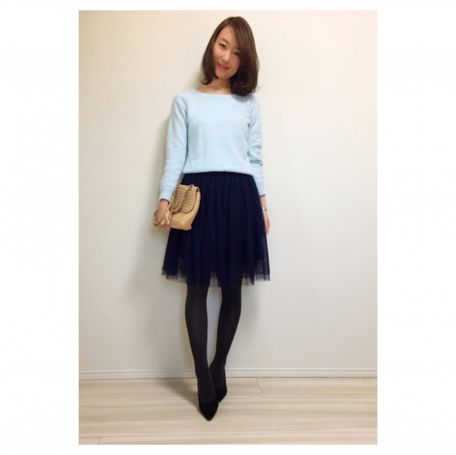 こんばんは。<br /><br /><br />久々にコーデいきます!<br /><br /><br /><br /><br />テーマは<br /><br /><br />シンプルガーリーな大人コーデ♩<br /><br /><br /><br /><img class=