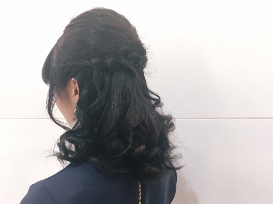 ヘアアレンジ 編み込みハーフアップ W With Online 講談社公式 恋も仕事もわたしらしく