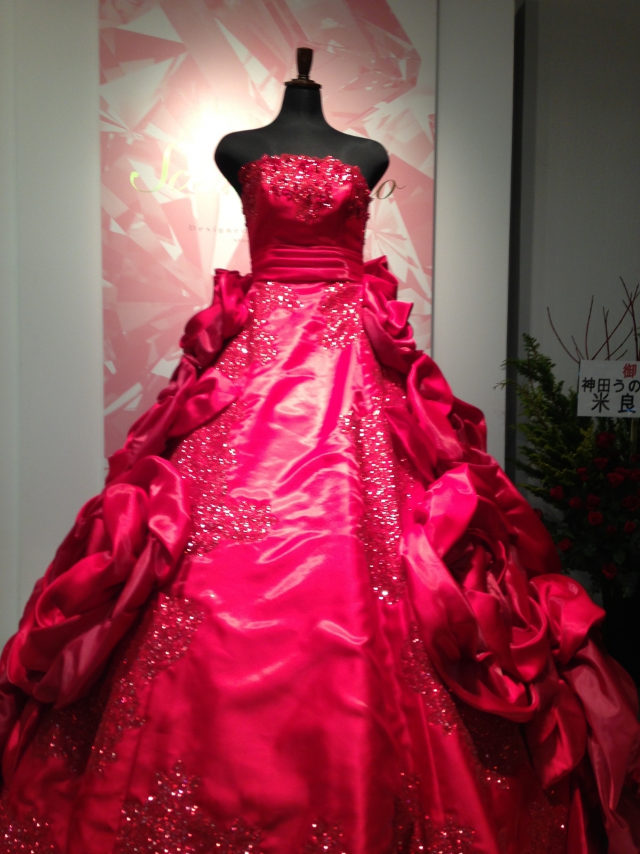 真っ赤なドレス With Lab 恋愛 With Online 講談社公式 恋も仕事もわたしらしく